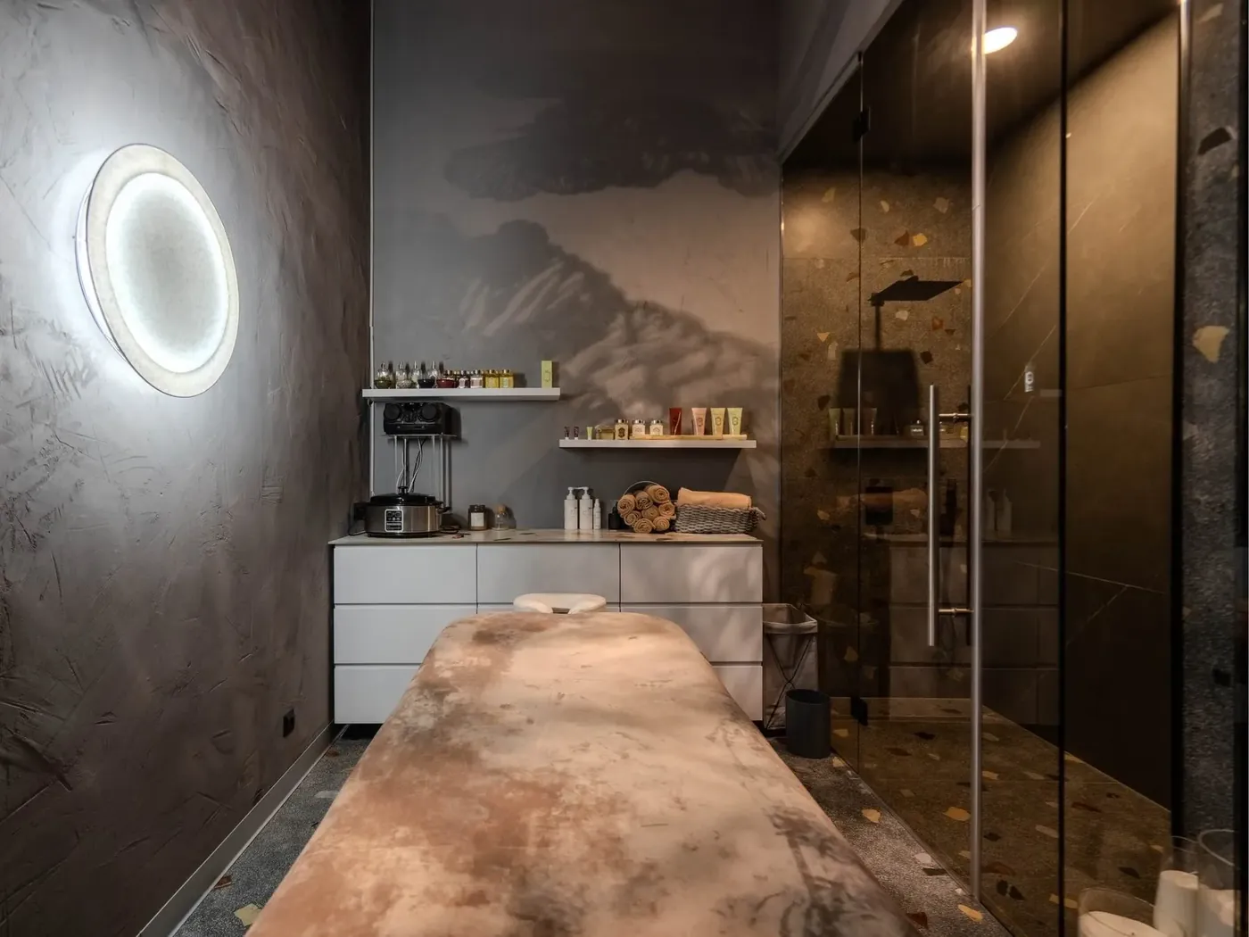 MK BEAUTY CLUB interior view 16