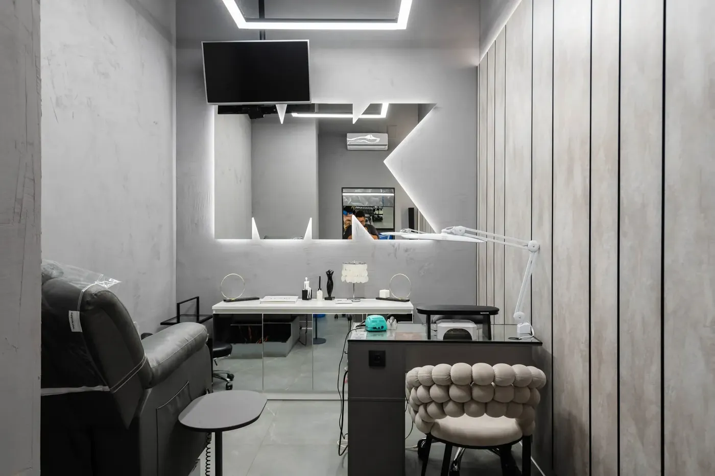 MK BEAUTY CLUB interior view 77