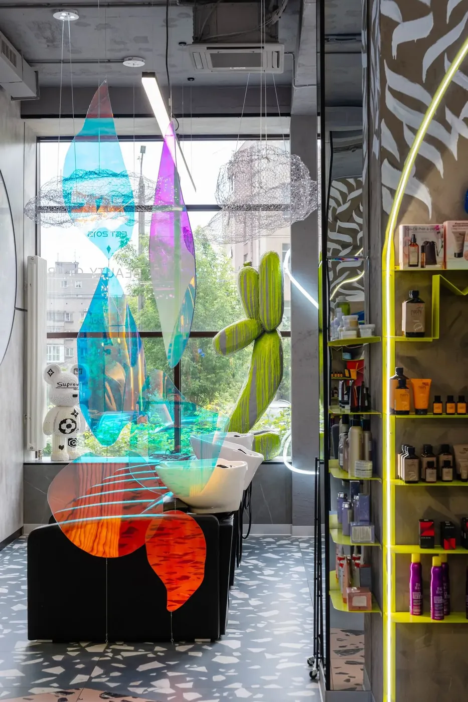 MK BEAUTY CLUB interior view 85